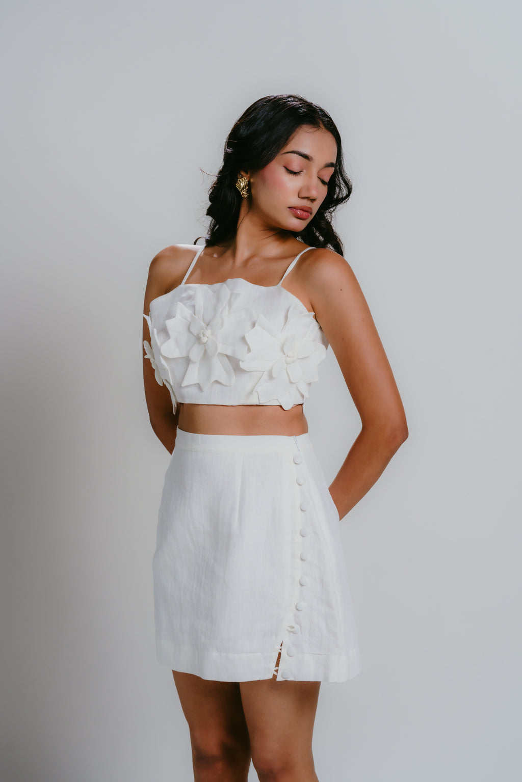 White linen top with 3D flower details