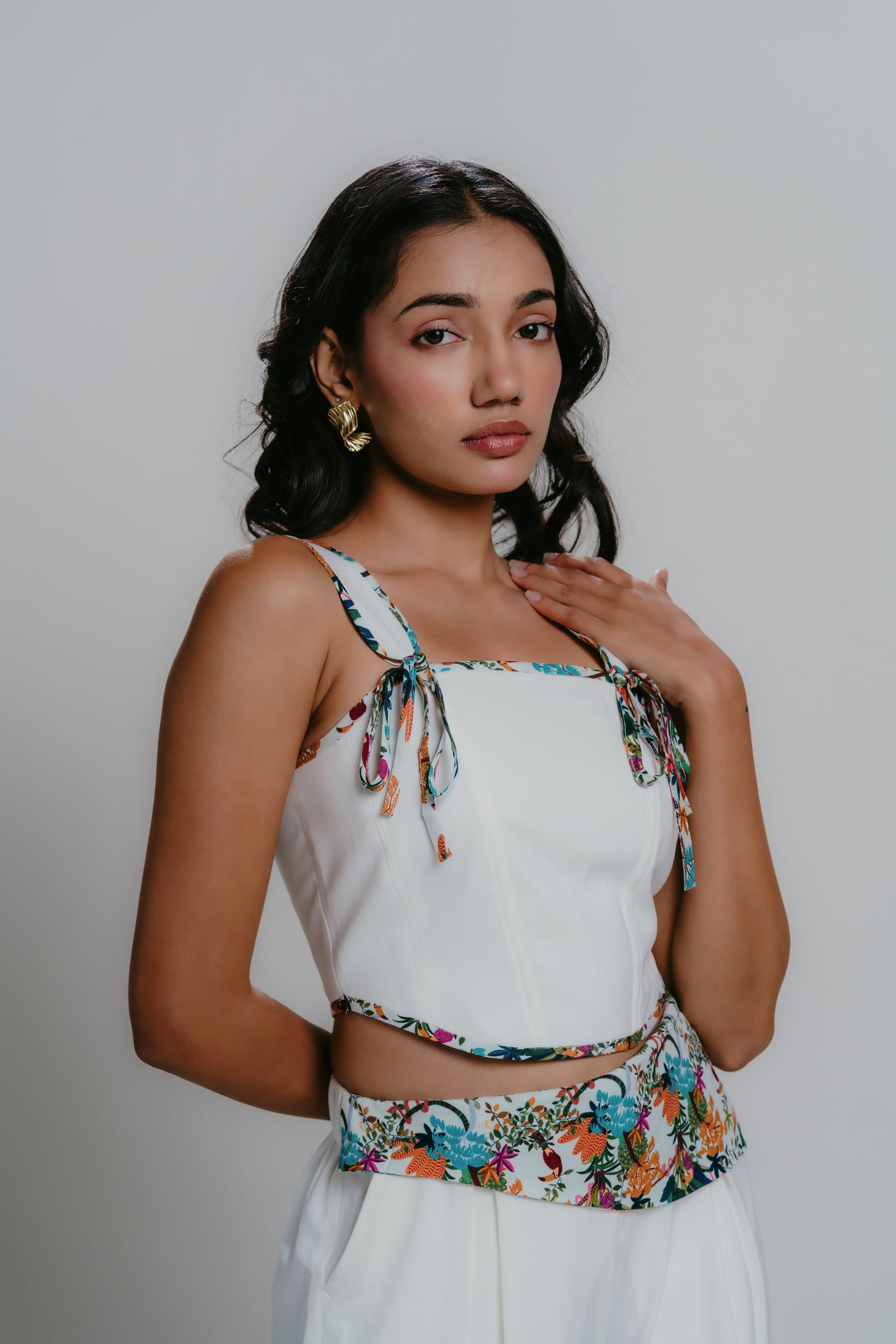 White corset with print details and tie-up