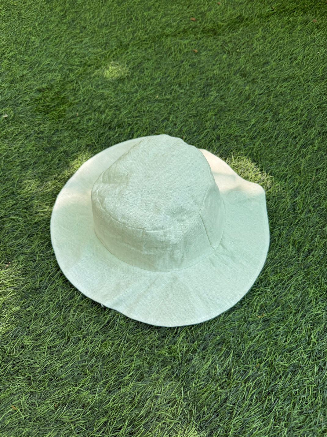 Linen white bucket hat