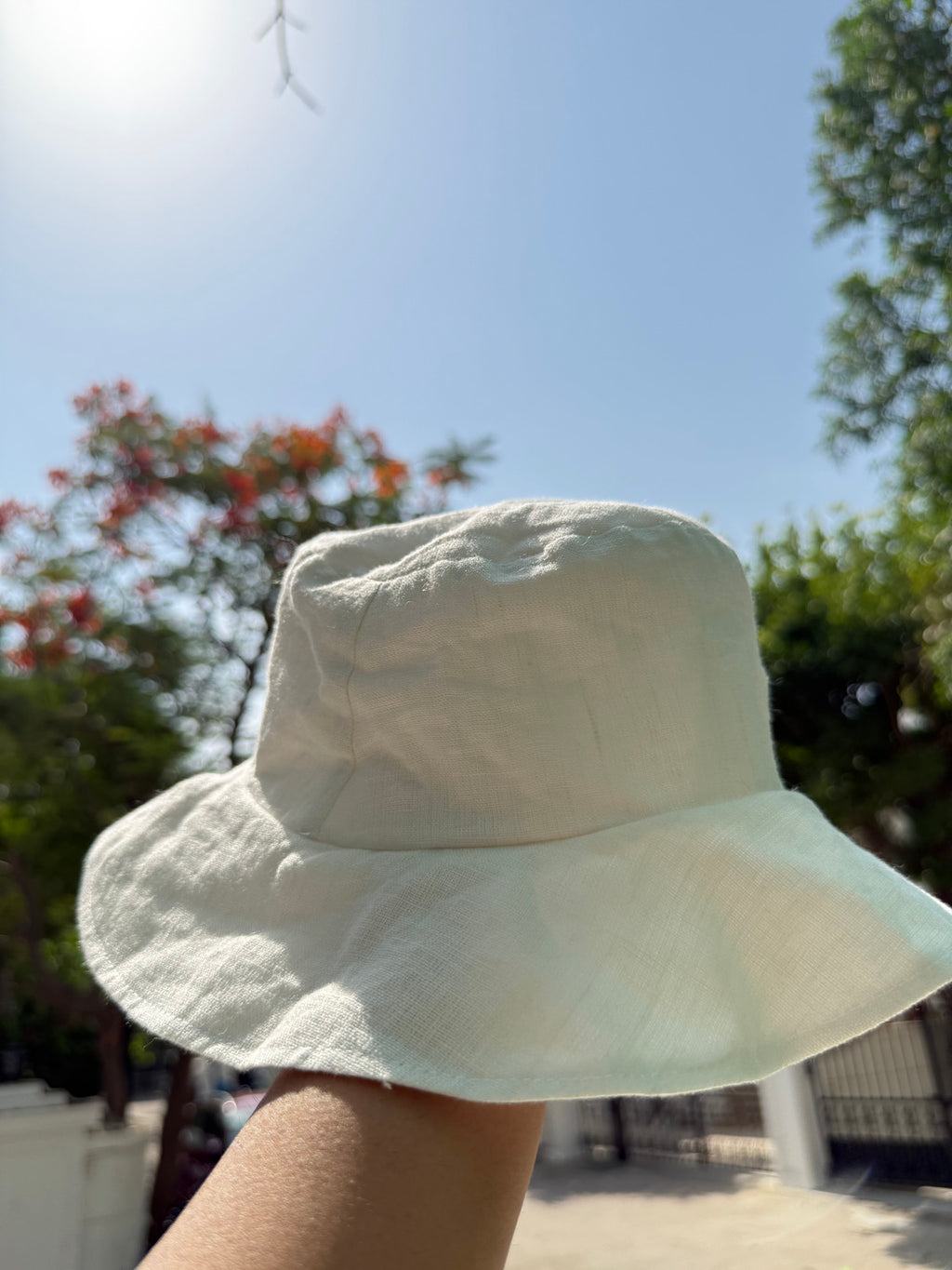 Linen white bucket hat