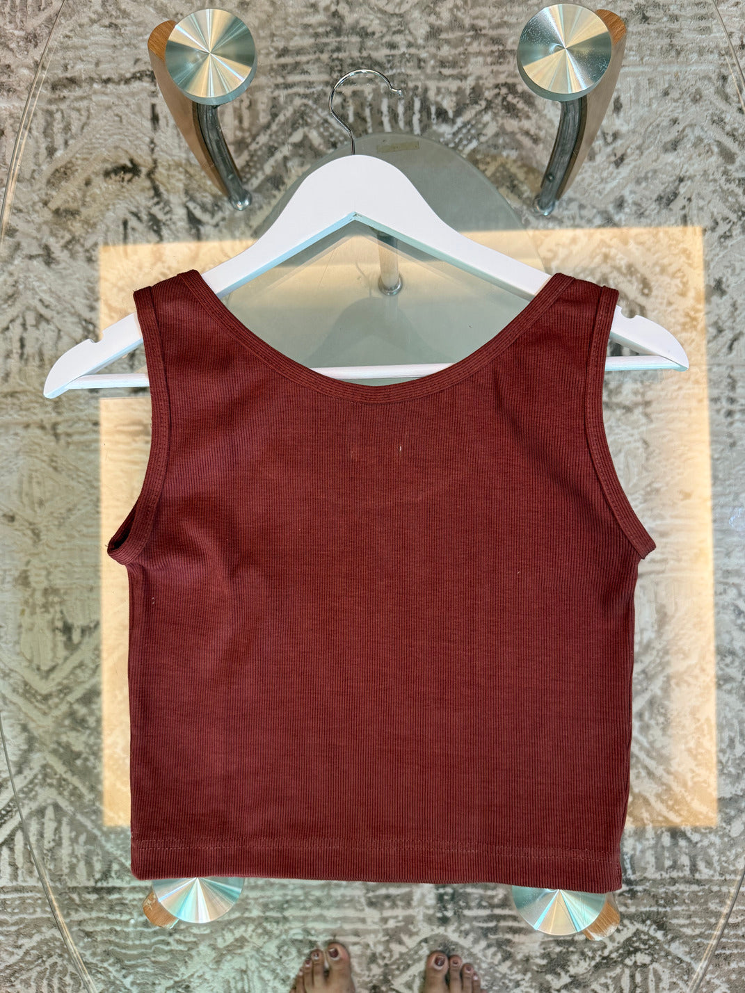 Brown tank top with a sun embroidered detail